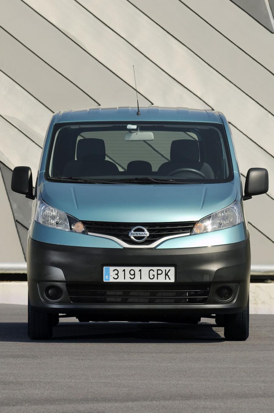  Nissan NV200 2009 года  (фото 39 из 108)